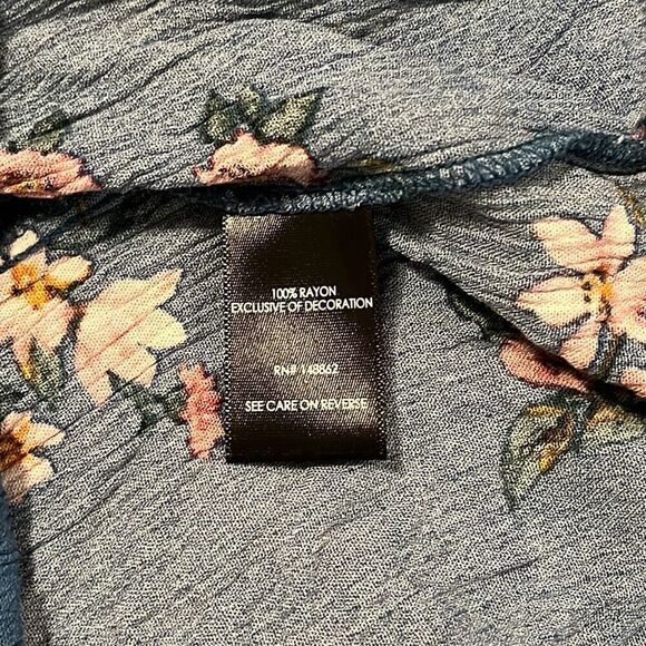 Torrid Blue Crinkle Gauze Lace Trim Cold Shoulder Top Size 4X - Picture 6 of 11